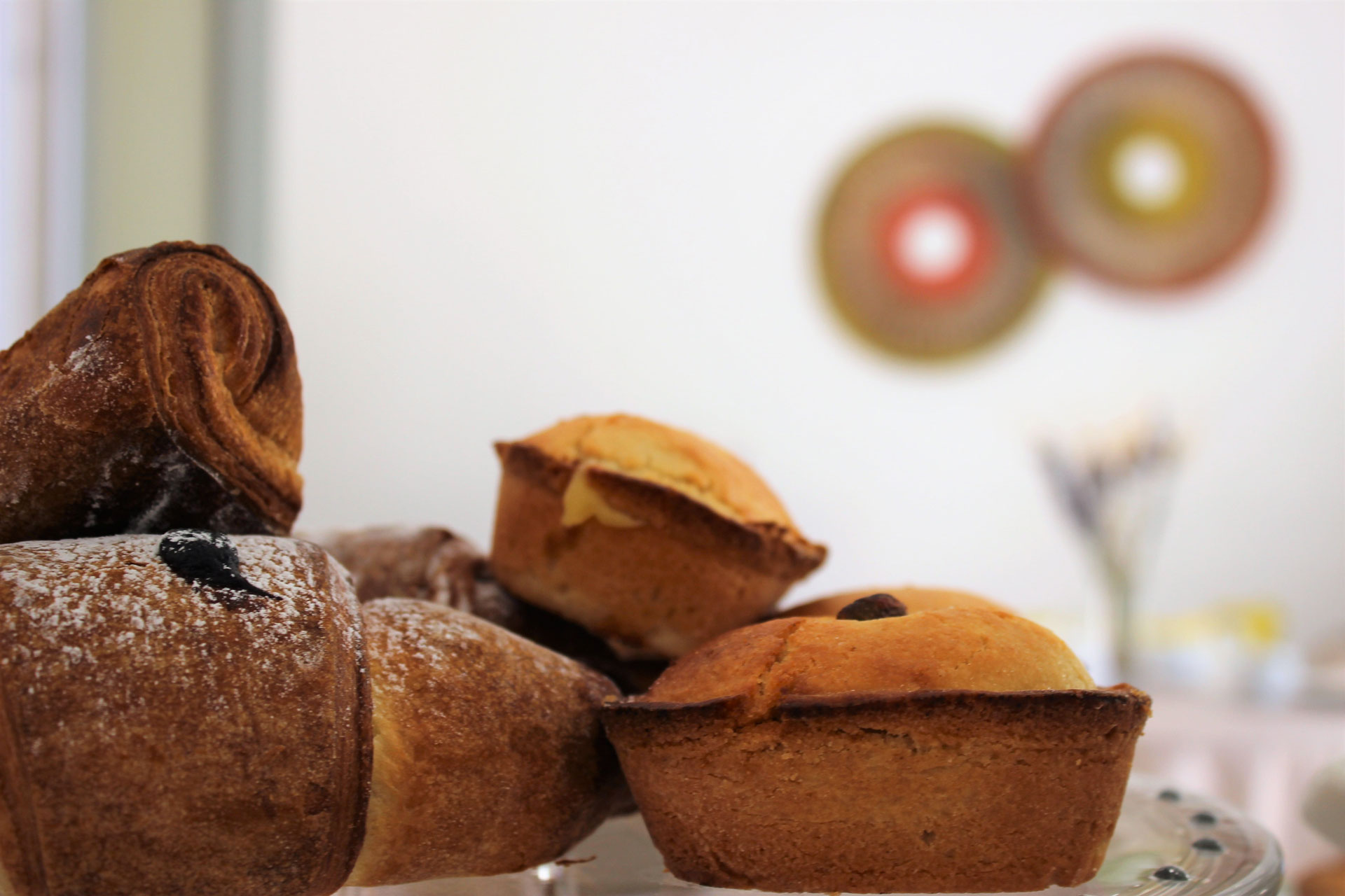 Pasticciotti leccesi serviti a colazione