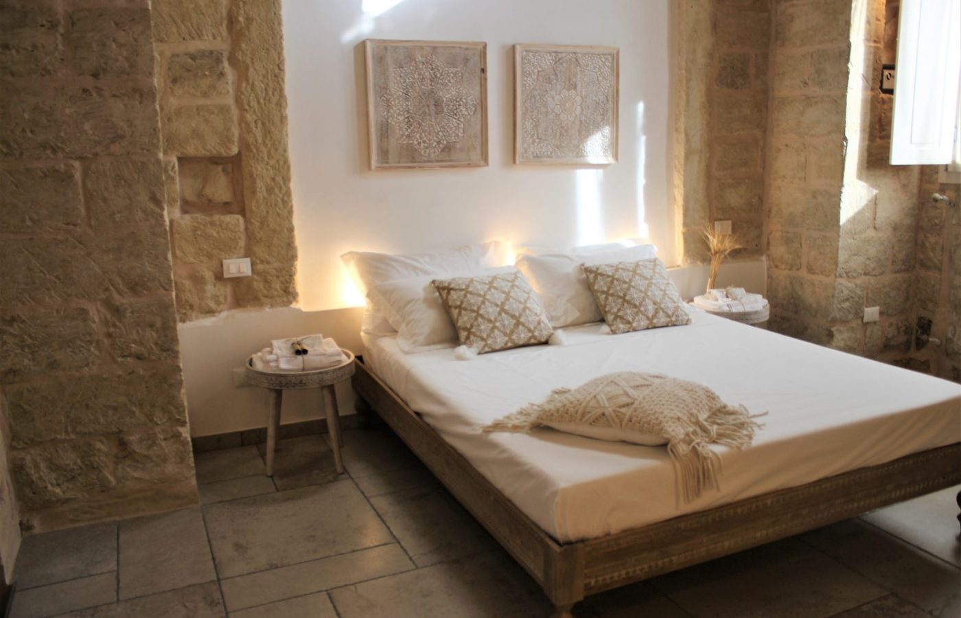 Suite La Cisterna, letto matrimoniale sotto la volta a stella in pietra leccese