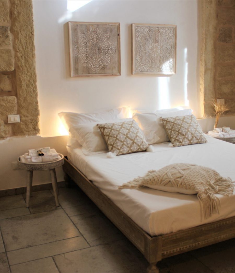 Suite La Cisterna, letto matrimoniale sotto la volta a stella in pietra leccese
